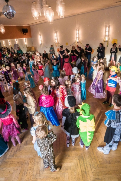 Kinder Faschingsfeier mit Tanzspaß Kinder Faschingsfeier mit Tanzspaß